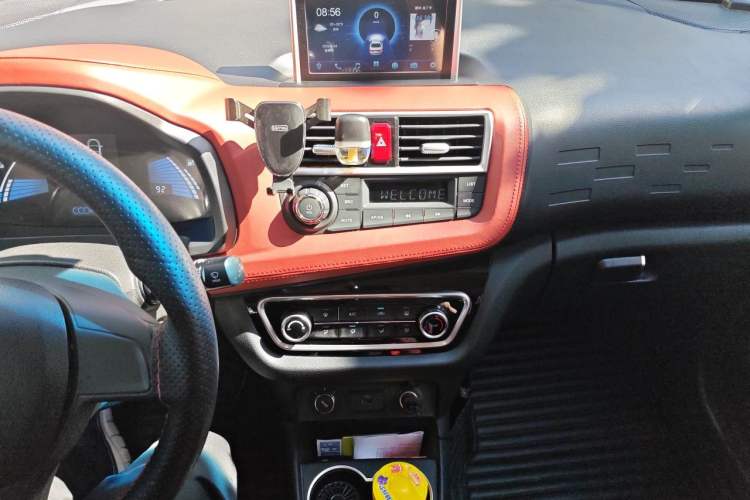 Used JAC Group iEV6E 2018 Upgraded Edition iEV6E Luxury Smart Model Audio And AC Panel