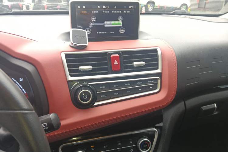 Used JAC Group iEV6E 2018 Sport Edition iEV6E Luxury Smart Enjoyment Version Audio And AC Panel