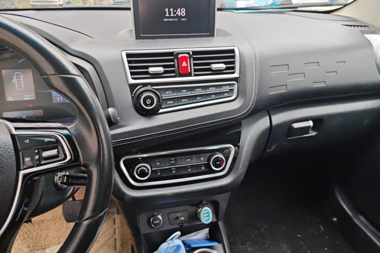 Used JAC Group iEV6E 2018 Sport Edition iEV6E Luxury Smart Enjoyment Version Audio And AC Panel