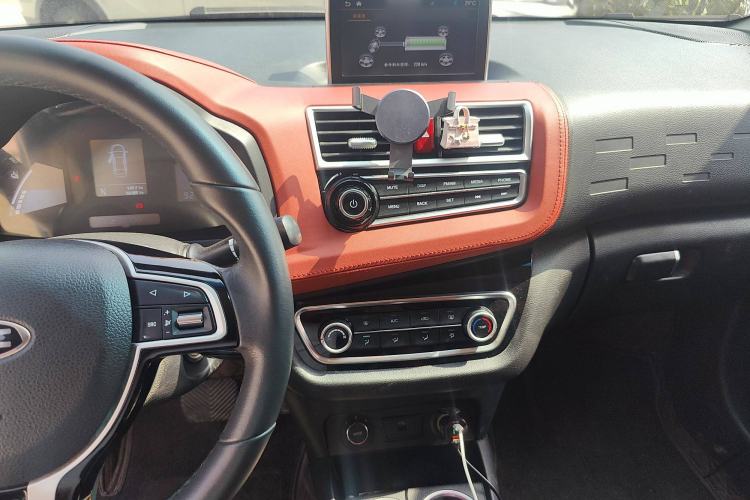 Used JAC Group iEV6E 2018 Upgraded Edition iEV6E Luxury Smart Model Audio And AC Panel
