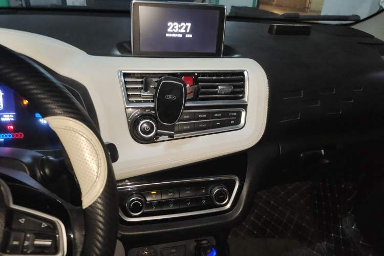 Used JAC Group iEV6E 2018 Upgraded Edition iEV6E Luxury Smart Model Audio And AC Panel