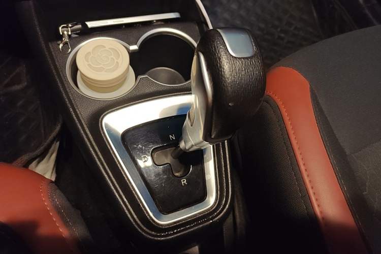 Used JAC Group iEV6E 2018 Upgraded Edition iEV6E Luxury Smart Model Gear Lever