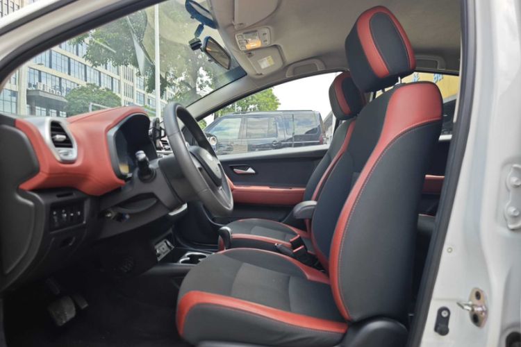 Used JAC Group iEV6E 2018 Upgraded iEV6E Luxury Model Interior 5
