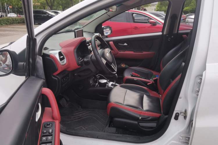 Used JAC Group iEV6E 2018 Sport Edition iEV6E Luxury Smart Enjoyment Version Left Front Seat