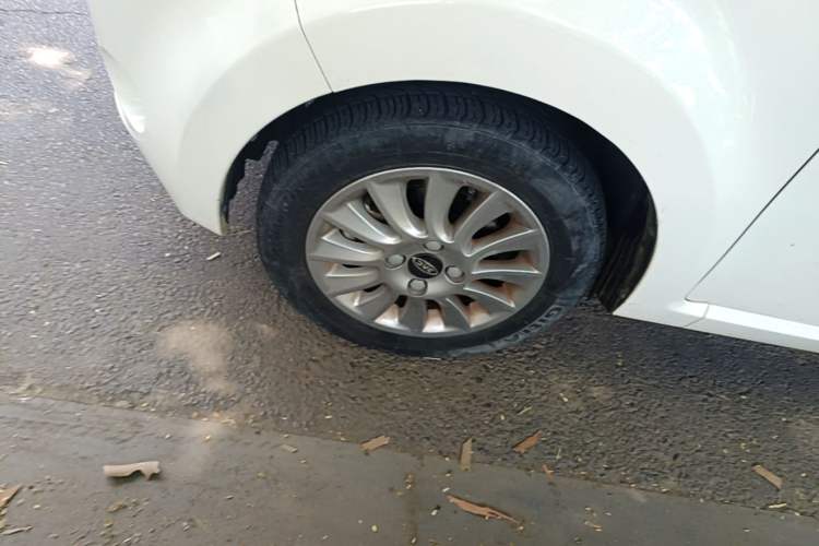 Used JAC Group iEV6E 2018 Upgraded iEV6E Luxury Model Left Front Wheel Hub