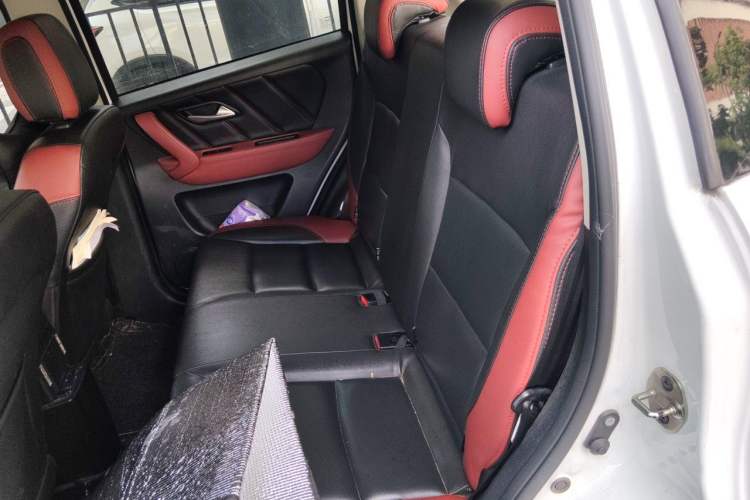 Used JAC Group iEV6E 2018 Sport Edition iEV6E Luxury Smart Enjoyment Version Left Rear Seat