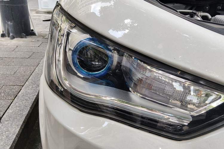 Used JAC Group iEV6E 2018 Sport Edition iEV6E Luxury Smart Enjoyment Version Right Front Headlight