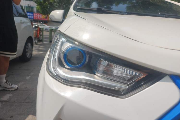 Used JAC Group iEV6E 2018 Sport Edition iEV6E Luxury Smart Enjoyment Version Right Front Headlight