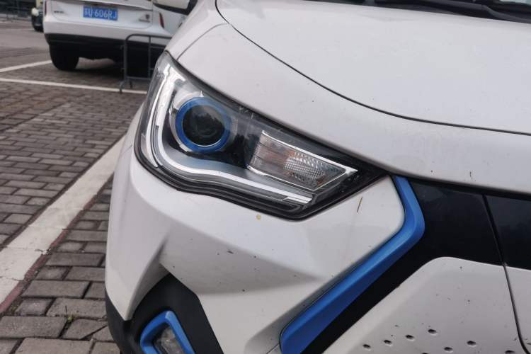 Used JAC Group iEV6E 2018 Sport Edition iEV6E Luxury Smart Enjoyment Version Right Front Headlight