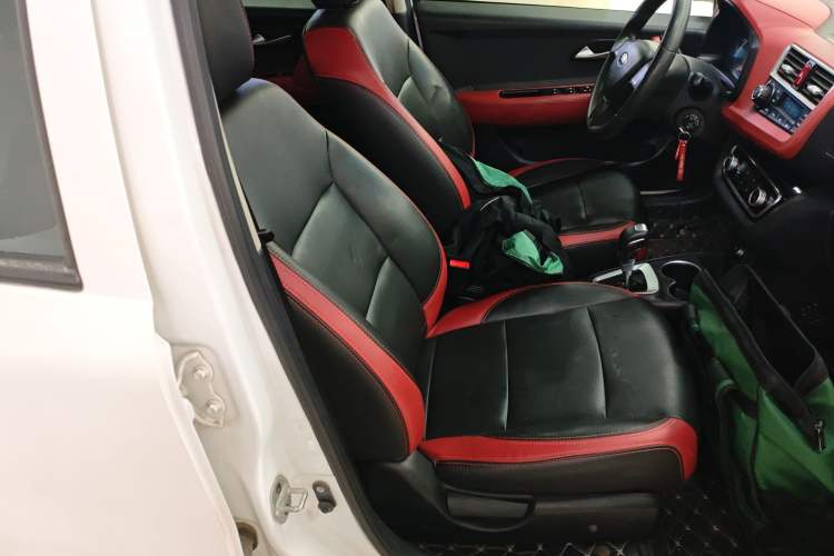 Used JAC Group iEV6E 2018 Upgraded iEV6E Luxury Model Right Front Seat
