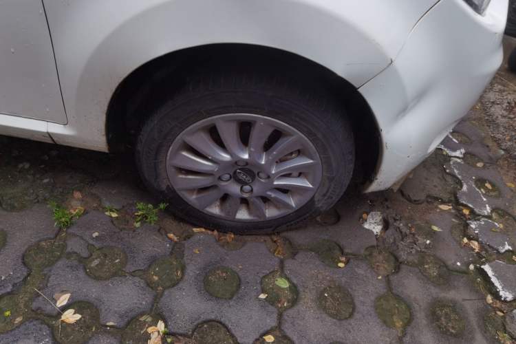 Used JAC Group iEV6E 2018 Upgraded iEV6E Luxury Model Right Front Wheel Hub