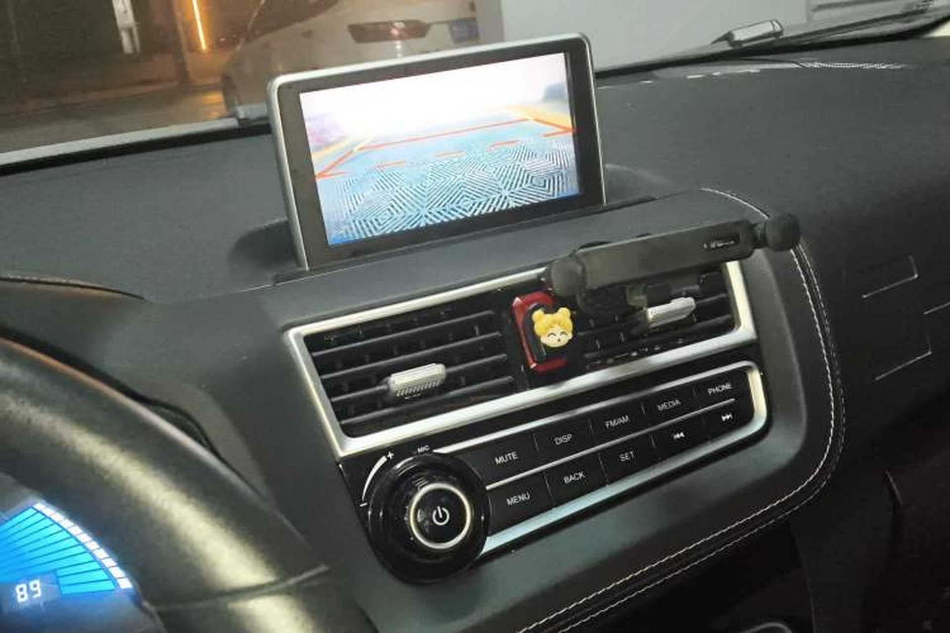 Used JAC Group iEV6E 2019 Upgraded Model iEV6E Luxury Smart Version Audio And AC Panel
