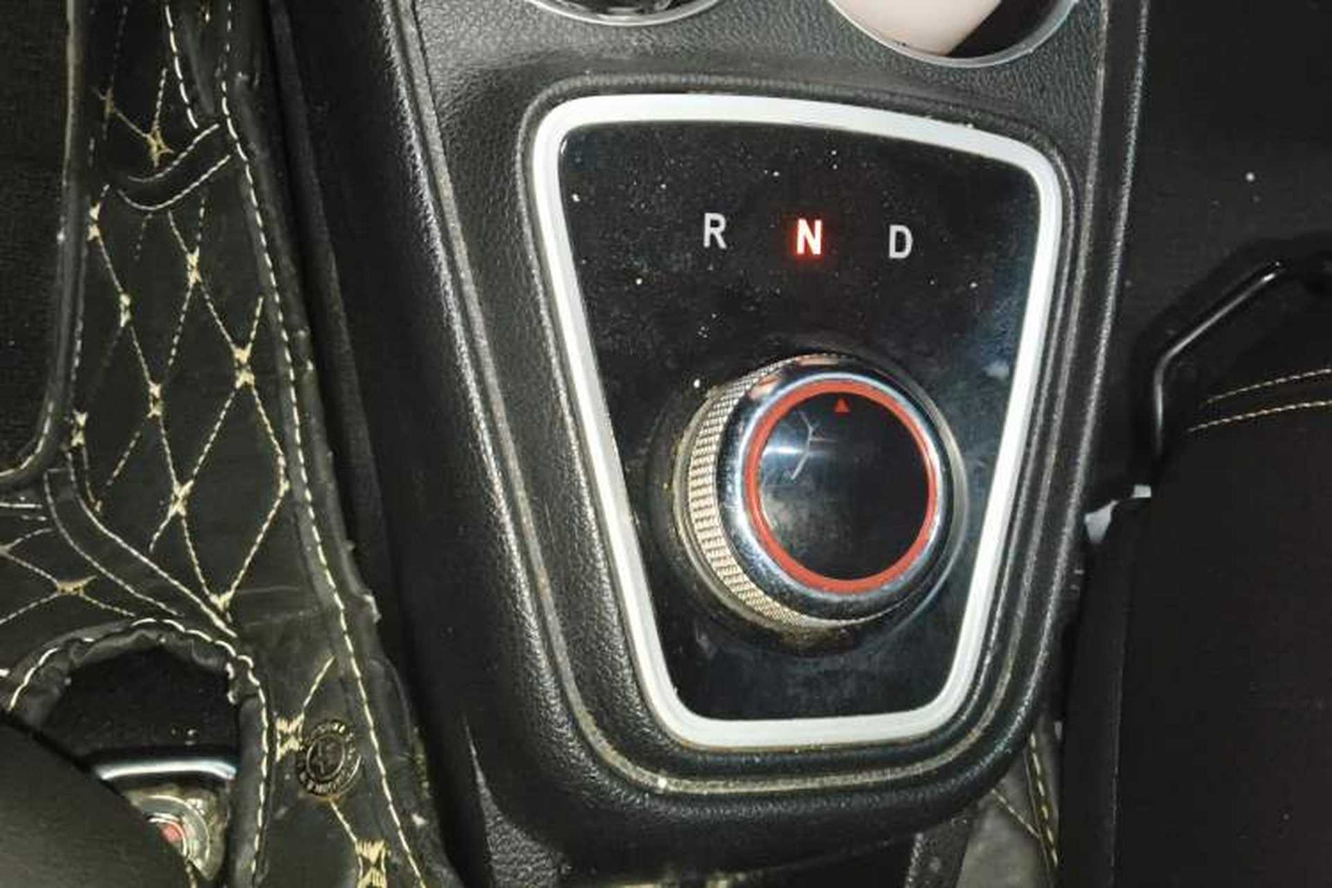 Used JAC Group iEV6E 2019 Upgraded Model iEV6E Luxury Smart Version Gear Lever