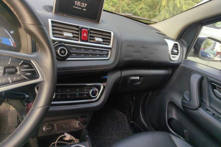Used JAC Group iEV6E 2019 Upgraded Model iEV6E Luxury Smart Version Audio And AC Panel