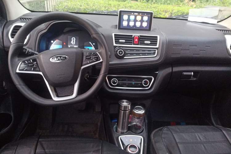 Used JAC Group iEV6E 2019 Upgraded Model iEV6E Luxury Smart Version Center Console