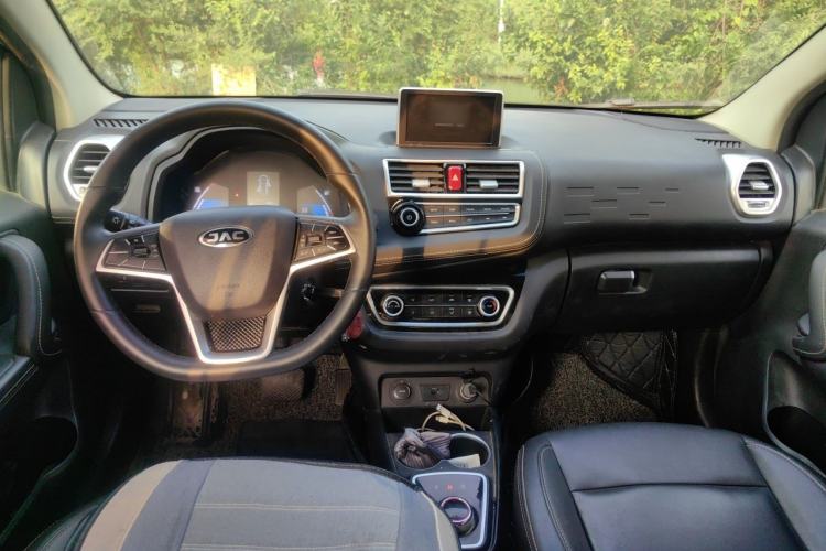 Used JAC Group iEV6E 2019 Upgraded Model iEV6E Luxury Smart Version Center Console