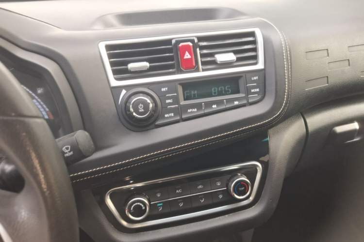 Used JAC Group iEV6E 2019 Upgraded iEV6E Luxury Model Audio And AC Panel