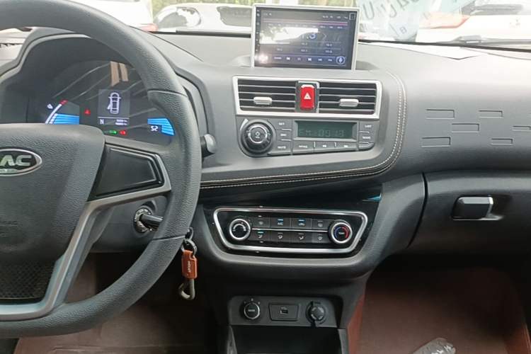 Used JAC Group iEV6E 2019 Upgraded iEV6E Luxury Model Audio And AC Panel