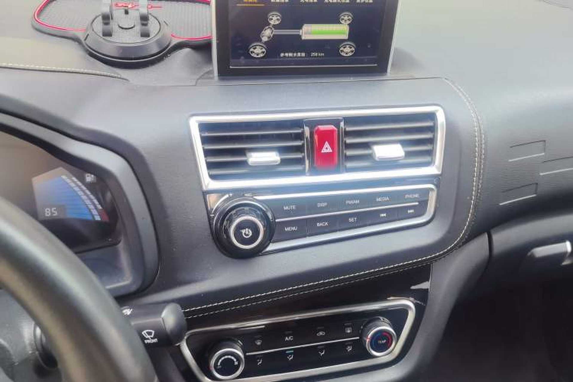 Used JAC Group iEV6E 2019 Sports Edition iEV6E Deluxe Smart Version with Premium Features Audio And AC Panel