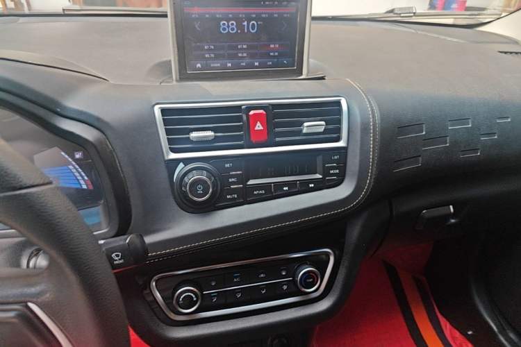 Used JAC Group iEV6E 2019 Upgraded iEV6E Luxury Model Audio And AC Panel