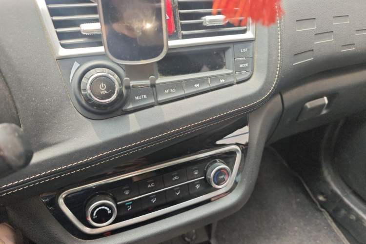 Used JAC Group iEV6E 2019 Upgraded iEV6E Luxury Deluxe Edition Audio And AC Panel