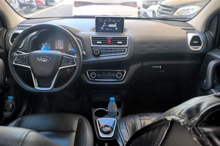 Used JAC Group iEV6E 2019 Upgraded Model iEV6E Luxury Smart Version Center Console