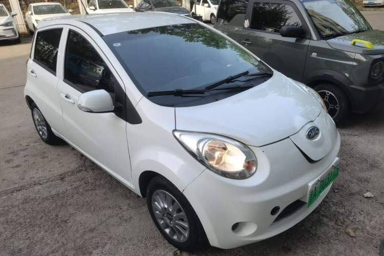 Used JAC Group iEV6E 2019 Upgraded iEV6E Luxury Model Front Right 45 Deg