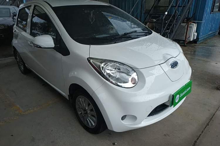 Used JAC Group iEV6E 2019 Upgraded Model iEV6E Luxury Smart Version Front Right 45 Deg