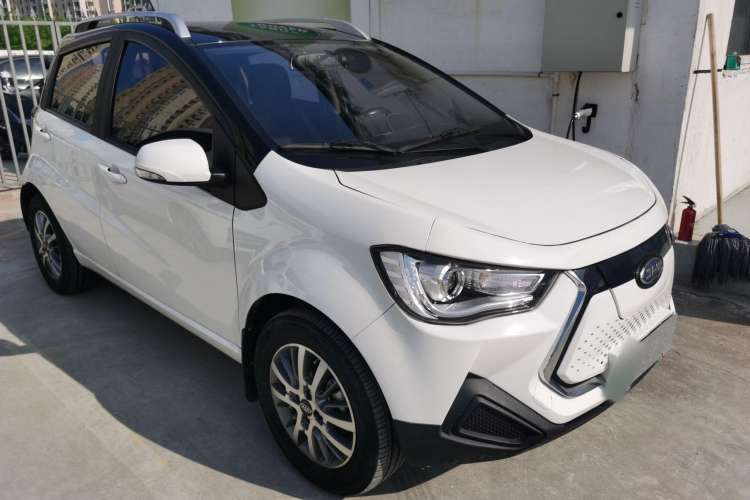 Used JAC Group iEV6E 2019 Youth Edition iEV6E Smart Model Front Right 45 Deg