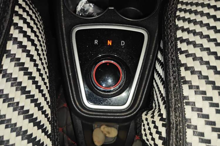 Used JAC Group iEV6E 2019 Sports Edition iEV6E Deluxe Smart Version with Premium Features Gear Lever