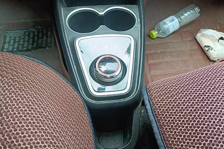 Used JAC Group iEV6E 2019 Upgraded iEV6E Luxury Model Gear Lever