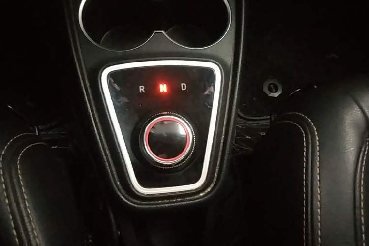 Used JAC Group iEV6E 2019 Upgraded Model iEV6E Luxury Smart Version Gear Lever