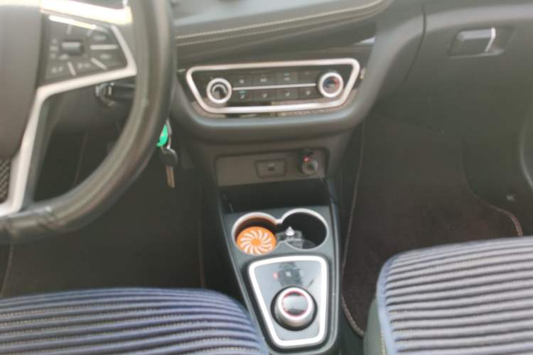 Used JAC Group iEV6E 2019 Youth Edition iEV6E Smart Model Gear Lever