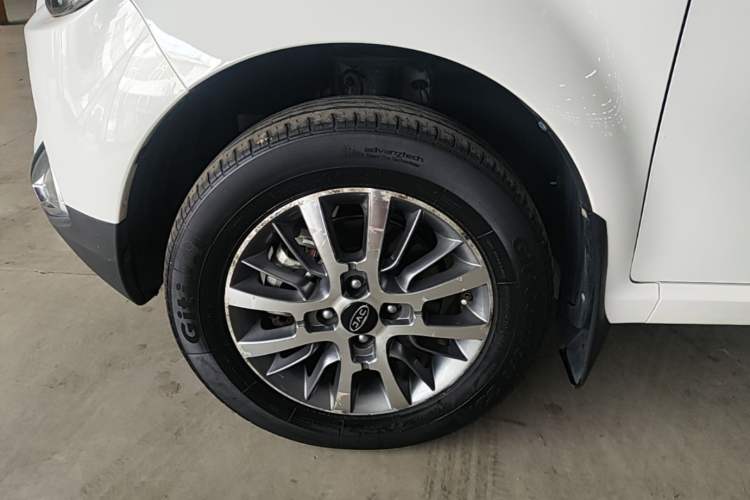 Used JAC Group iEV6E 2019 Sports Edition iEV6E Deluxe Smart Version with Premium Features Left Front Wheel Hub