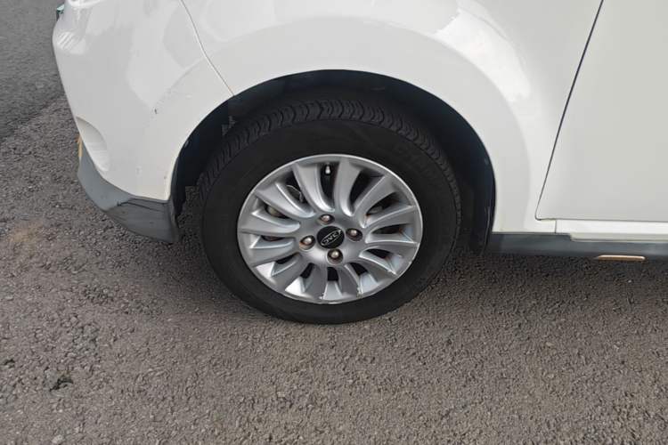 Used JAC Group iEV6E 2019 Youth Edition iEV6E Luxury Model Left Front Wheel Hub