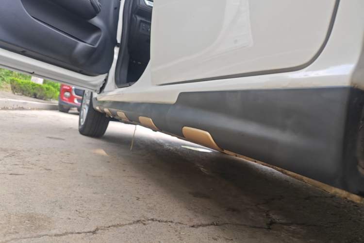 Used JAC Group iEV6E 2019 Youth Edition iEV6E Luxury Model Left Side Sill