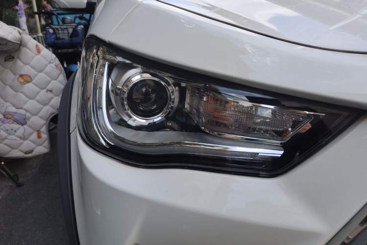 Used JAC Group iEV6E 2019 Sport Edition iEV6E Deluxe Smart Version Right Front Headlight