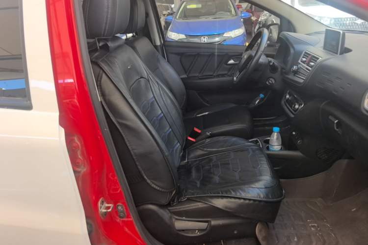 Used JAC Group iEV6E 2019 Upgraded Model iEV6E Luxury Smart Version Right Front Seat