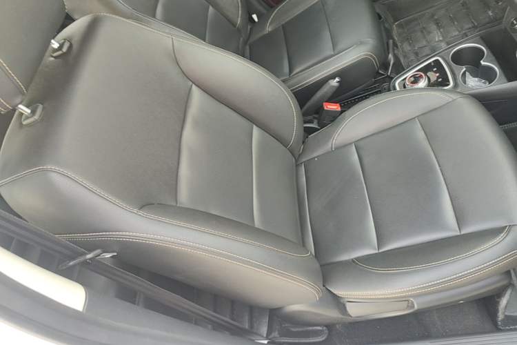 Used JAC Group iEV6E 2019 Upgraded iEV6E Luxury Smart Edition Deluxe Package Right Front Seat