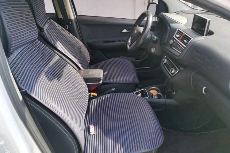 Used JAC Group iEV6E 2019 Youth Edition iEV6E Smart Model Right Front Seat