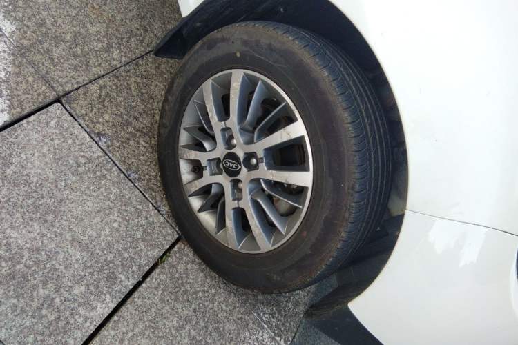 Used JAC Group iEV6E 2019 Sports Edition iEV6E Deluxe Smart Version with Premium Features Right Front Wheel Hub