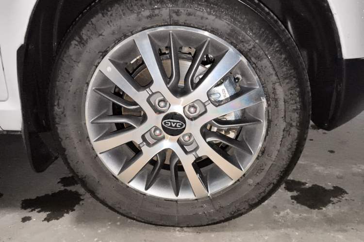 Used JAC Group iEV6E 2019 Sport Edition iEV6E Deluxe Smart Version Right Front Wheel Hub