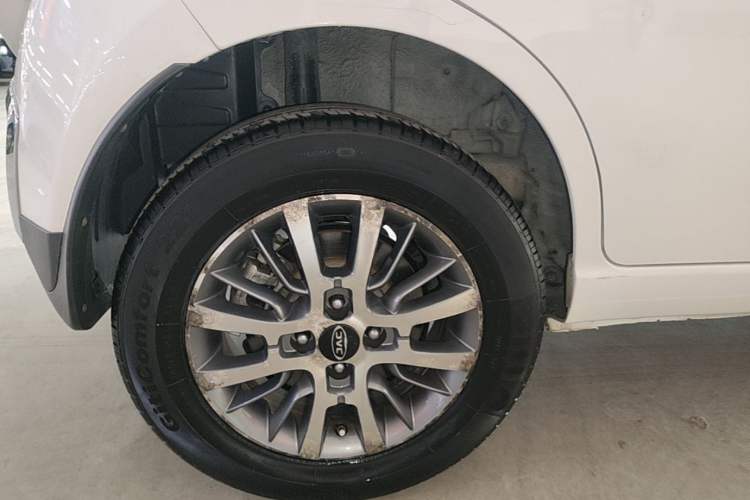 Used JAC Group iEV6E 2019 Sports Edition iEV6E Deluxe Smart Version with Premium Features Right Rear Wheel Hub