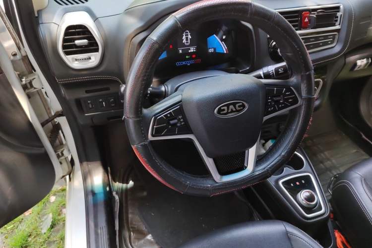 Used JAC Group iEV6E 2019 Sports Edition iEV6E Deluxe Smart Version with Premium Features Steering Wheel