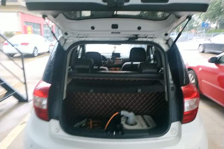 Used JAC Group iEV6E 2019 Upgraded Model iEV6E Luxury Smart Version Trunk