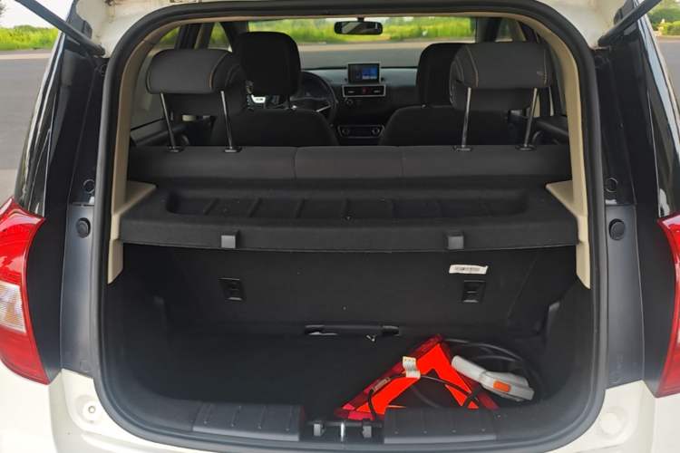 Used JAC Group iEV6E 2019 Youth Edition iEV6E Luxury Model Trunk