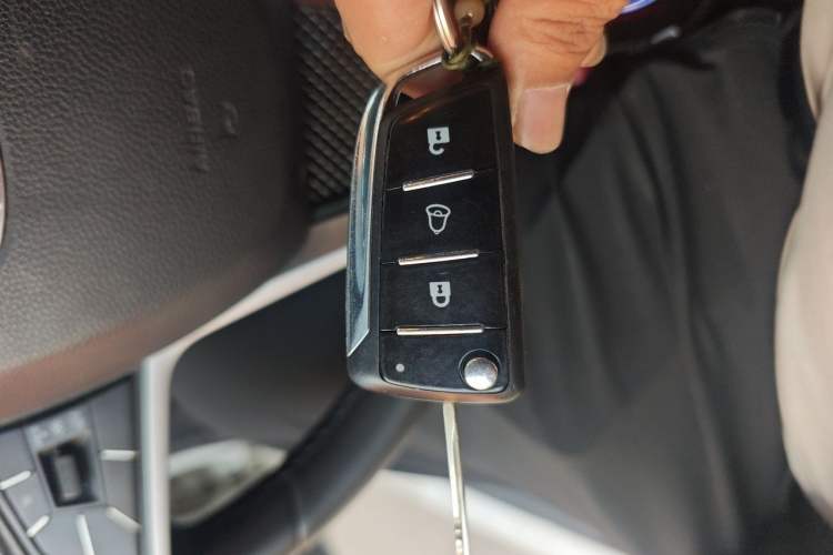 Used JAC Group iEV6E 2019 Sports Edition iEV6E Deluxe Smart Version with Premium Features Vehicle Key