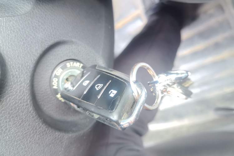 Used JAC Group iEV6E 2019 Sports Edition iEV6E Deluxe Smart Version with Premium Features Vehicle Key