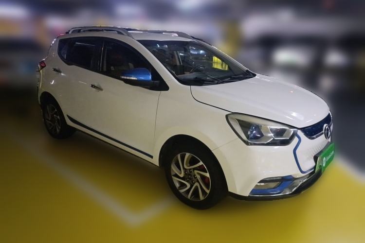 Used JAC Group iEV6S 2016 Smart Edition Front Right 45 Deg