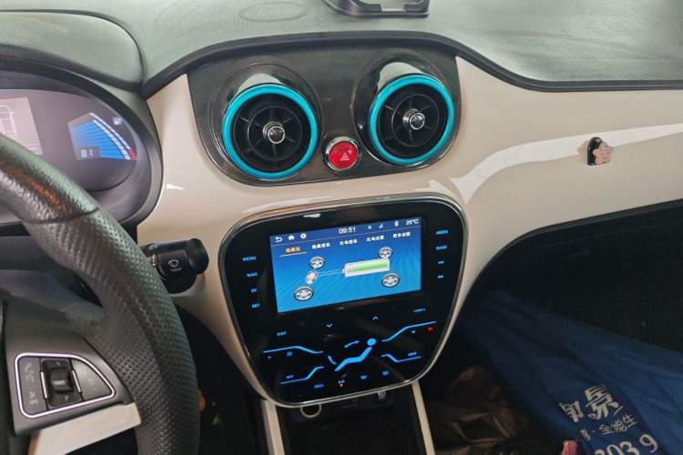 Used JAC Group iEV7 2019 iEV7L Luxury Smart Model Audio And AC Panel